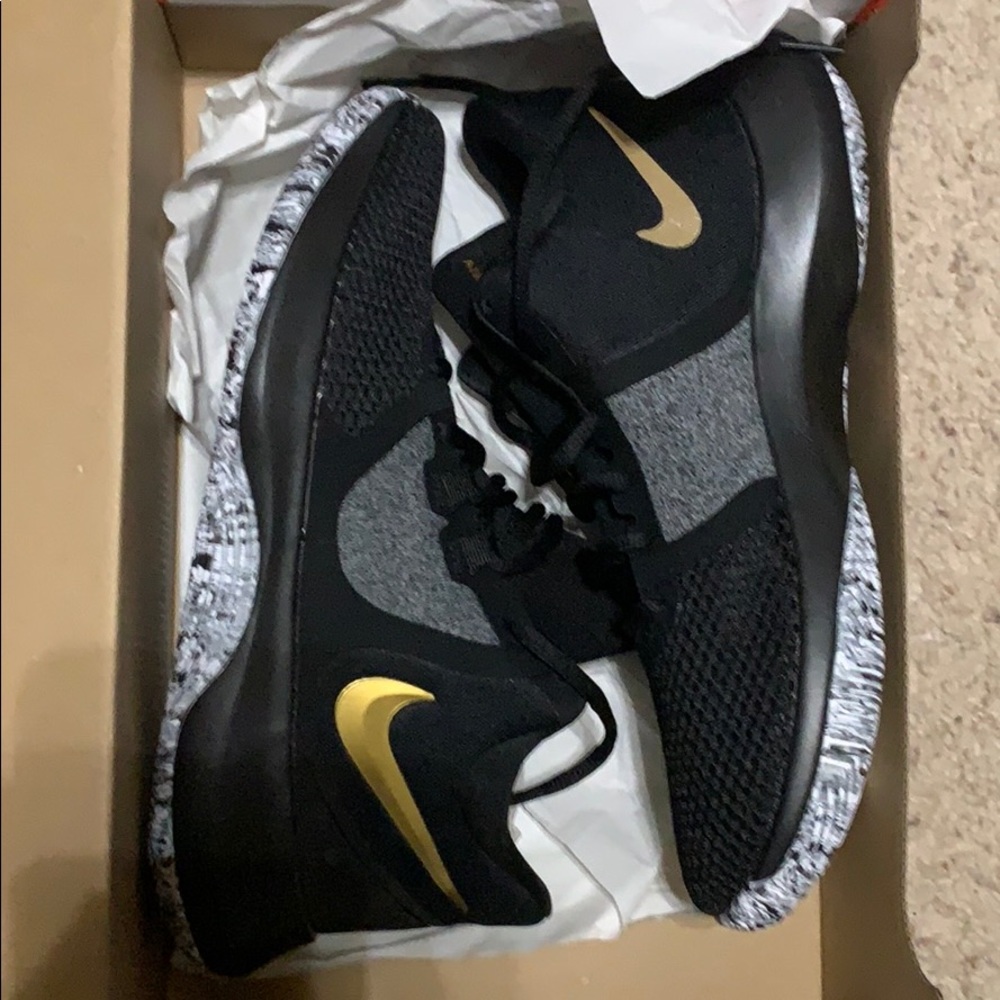 COPY - Brand new men’s Nike air precision II shoe…